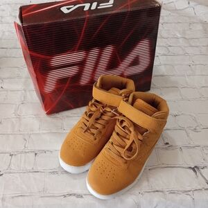 Like New W/Box Boys 1Y Fila "Vulcan Ares 13" Nubuck Tan High Top Sneakers